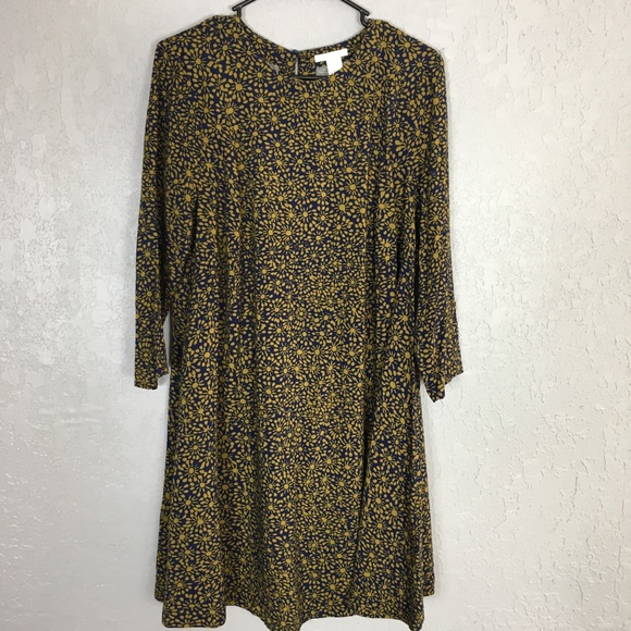 H&M Dresses & Skirts - H&M swing dress size 12